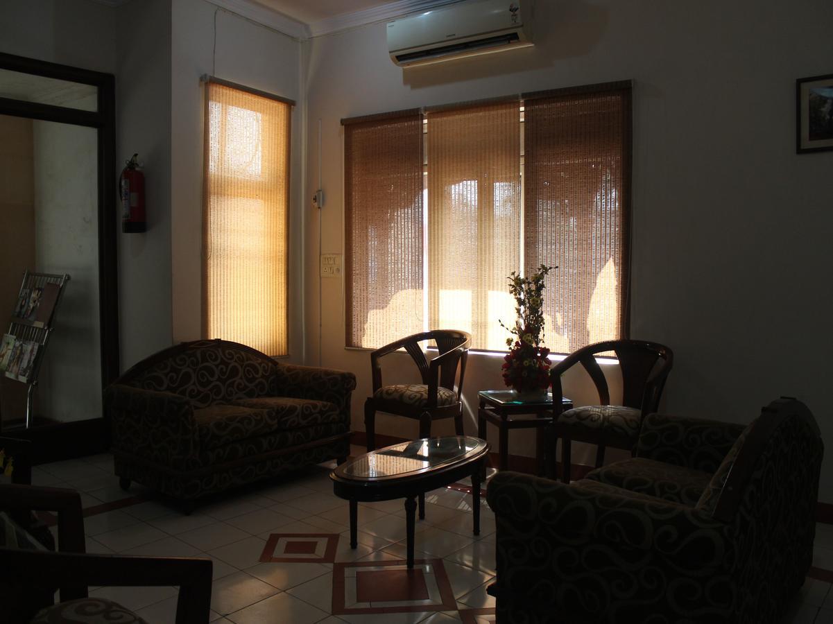 Oyo 5232 Kwality Hotel Dehradun Exteriör bild
